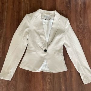 Fitted off-white blazer